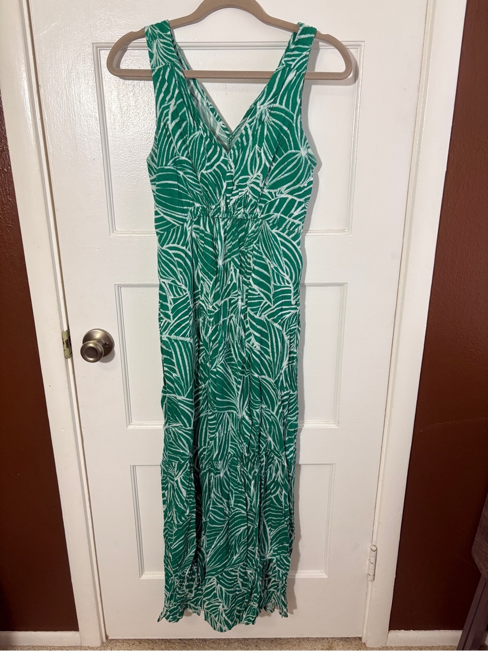 Green Leaf-Print Maxi Dress - Sleeveless V-Neck